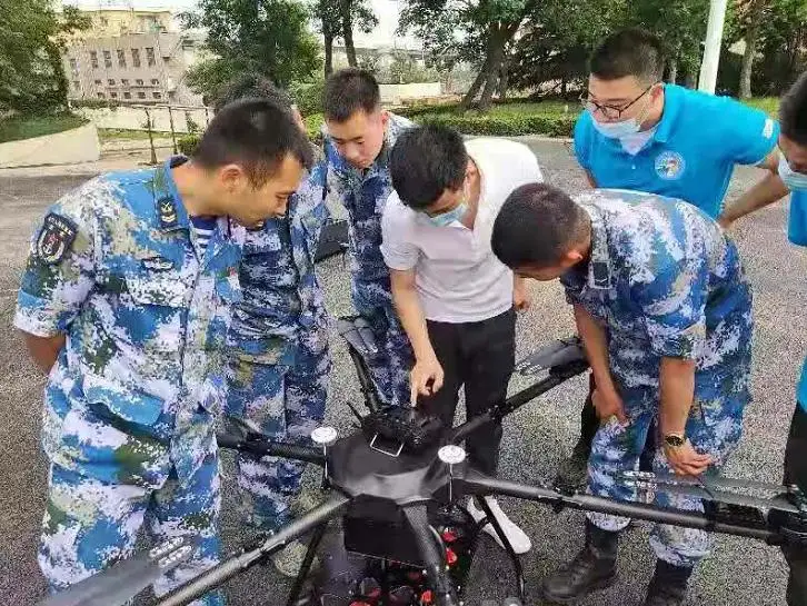 MYUAV Mtow 50 kg gefesselte Drohne angetrieben von Tether Kraftwerk Großlast Drohne 4