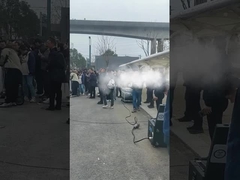 MYUAV FC30X angebundene Drohne für die Wandreinigung