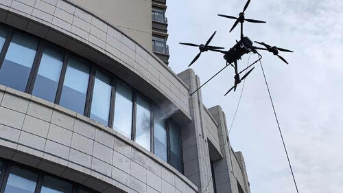 Aktuelle Unternehmensnachrichten über MYUAV FC30X Drone:Die Reinigung von Hochhäusern ist kein Problem mehr!