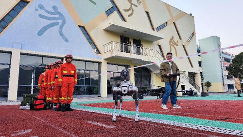 Aktuelle Unternehmensnachrichten über Drohnen- und Roboterfeuersimulationsübung