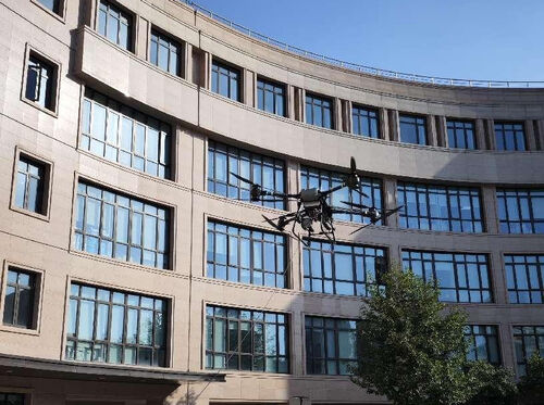 Aktuelle Unternehmensnachrichten über MYUAV FC30S Beleuchtung Schreier Scheinwerfer integrierte Montageanwendungen für integriertes Stadtmanagement