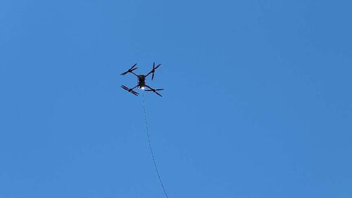 Aktuelle Unternehmensnachrichten über MYUAV FC30S Tethered Lighting Drone spielt eine Schlüsselrolle bei Rettungsaktionen