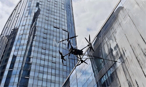 Aktuelle Unternehmensnachrichten über Bekämpfung alternder Spinnen MYUAV FC Doppelgebundene Hochgebirgsreinigungs-Drohnen füllen die Arbeitskräftelücke